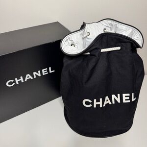 Authentic Vintage CHANEL cotton Drawstring
Bucket shoulder/backpack